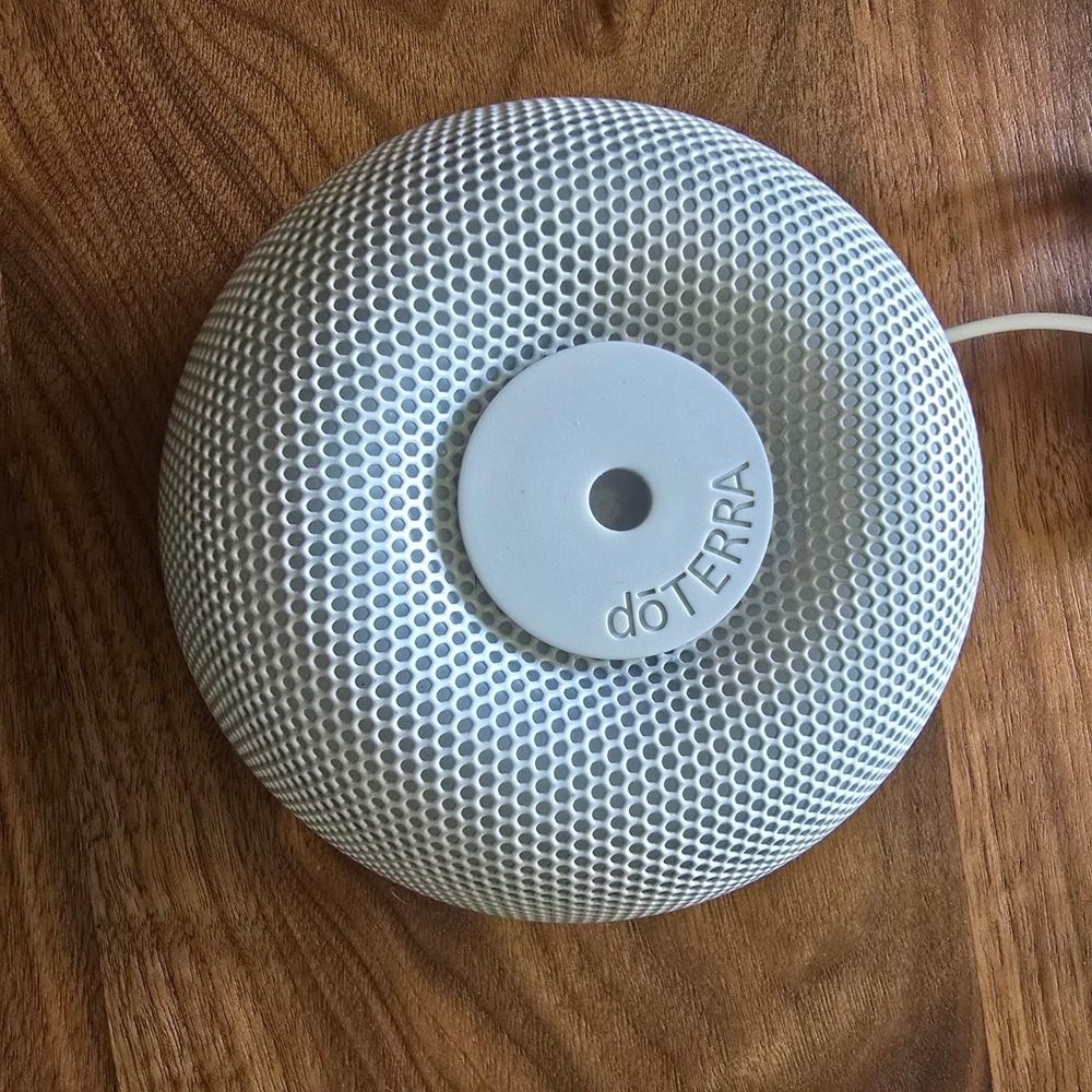 doTERRA Volo Ultrasonic DiffuserWhite Marble Aromatherapy Mist Light
